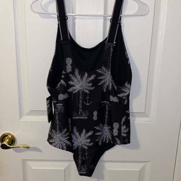 Hurley Quick Dry Asylum One Piece Bathing Suit - Picture 6 of 7